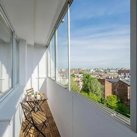 Bright Close To Pge With Parking By Renters *