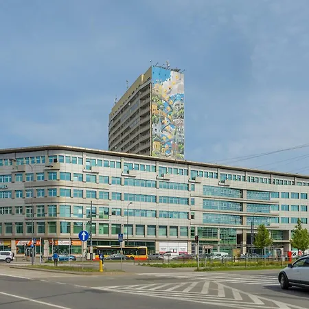 Bright Close To Pge With Parking By Renters 아파트 바르샤바