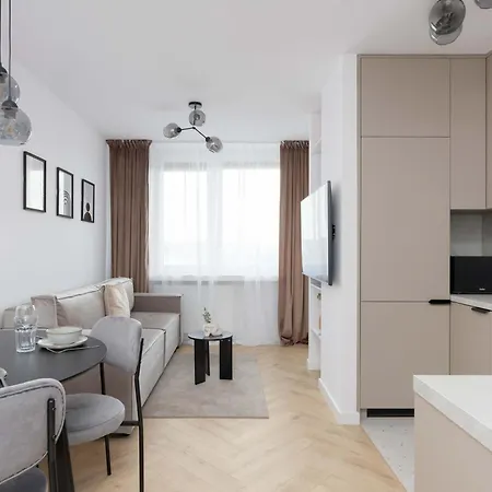 Bright Close To Pge With Parking By Renters *