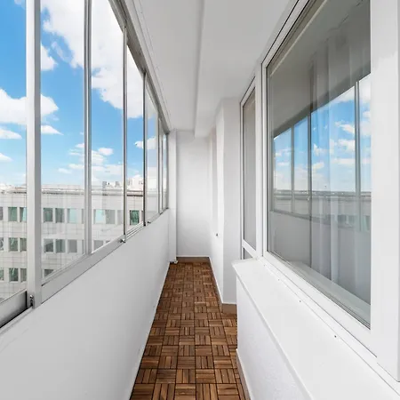 Apartment Bright Close To Pge With Parking By Renters Warsaw